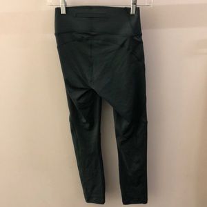 Outdoor Voices Pants - Outdoor Voices green TechSweat 3/4 legging, sz xs Outdoor Voices Pants - Outdoor Voices green TechSweat 3/4 legging, sz xs